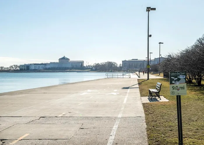 Loop 1br W Deck Gym Wd Nr W Loop The L Chi-220 Apartment *