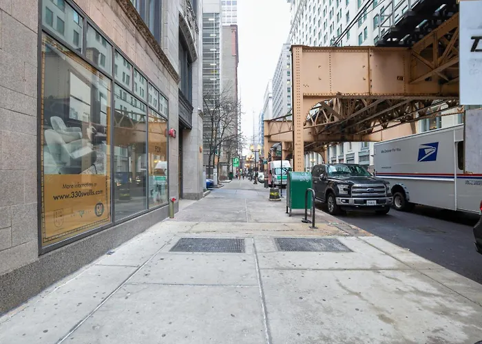 Apartment Loop 1br W Deck Gym Wd Nr W Loop The L Chi-220 Chicago
