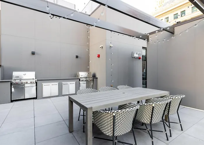 Loop 1br W Deck Gym Wd Nr W Loop The L Chi-220 * Chicago